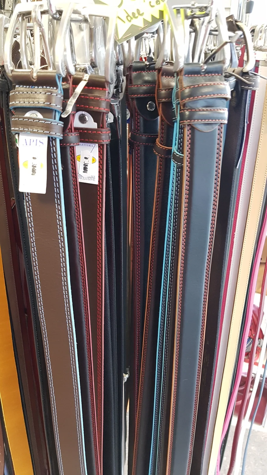Réalisation cordonnerie maroquinerie, Mon P